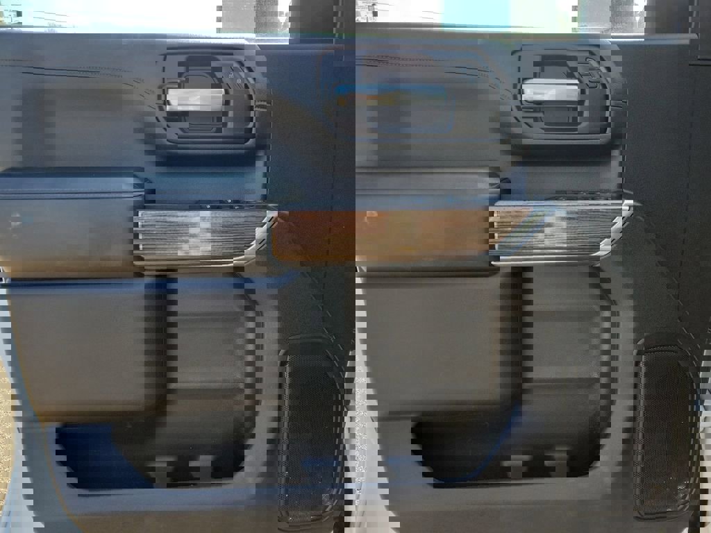 Used 2022 Chevrolet Silverado 3500 LT w/ Texas Edition image 19