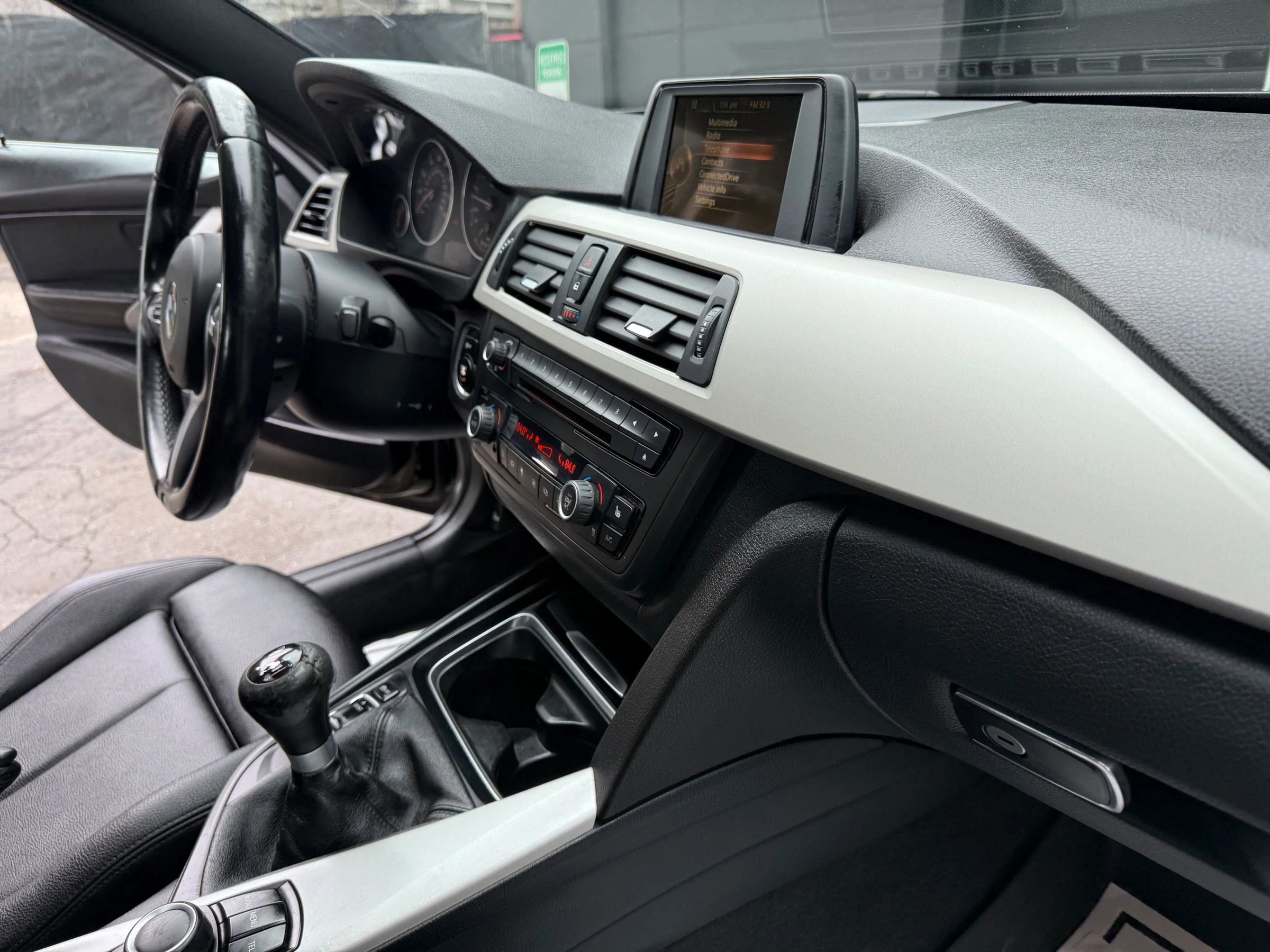 Used 2015 BMW 320i Sedan RWD image 21