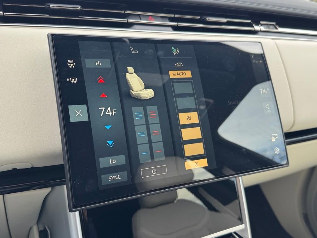 Used 2025 Land Rover Range Rover Long Wheelbase SE image 19