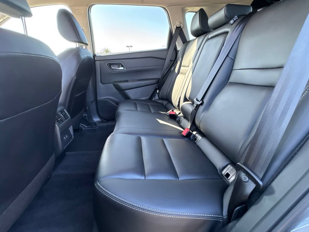 Used 2026 Nissan Rogue SL FWD image 36