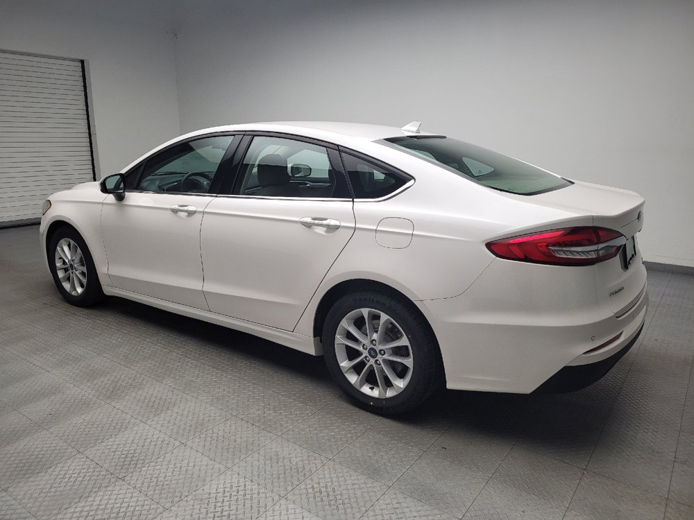 Used 2020 Ford Fusion SE FWD image 3