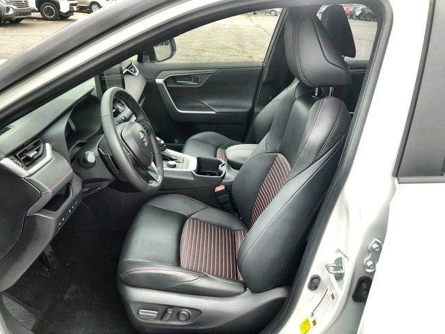 Used 2025 Toyota RAV4 XSE w/ Weather Package AWD/4WD image 11