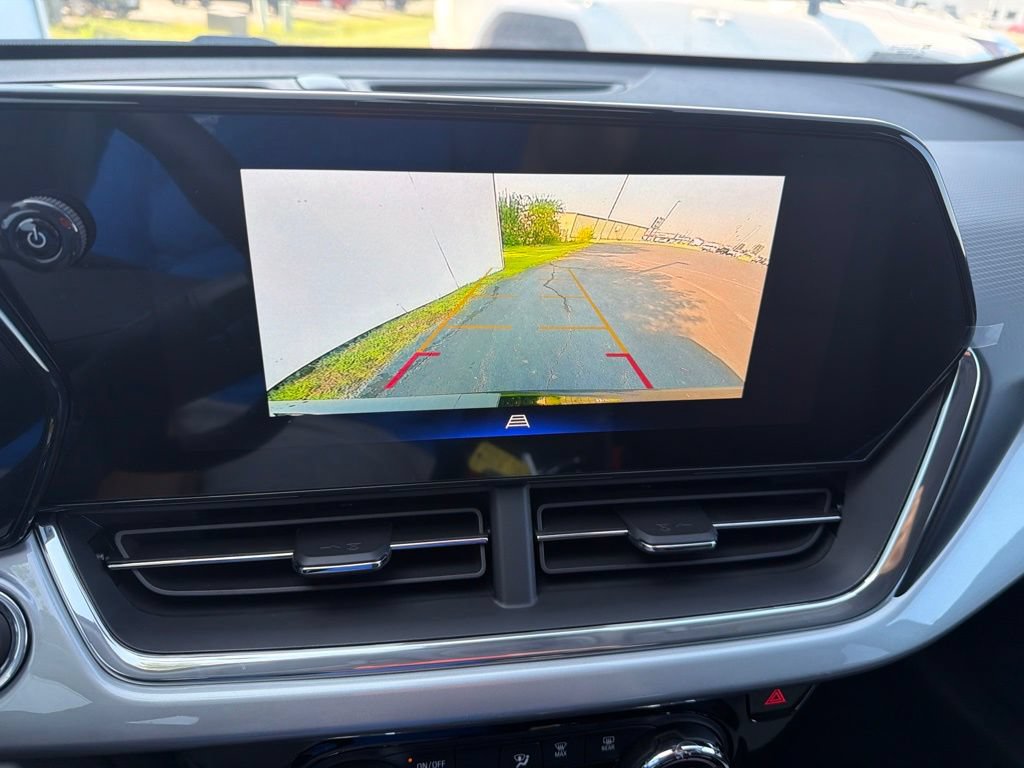 New 2026 Chevrolet Trax LT w/ Driver Confidence Package FWD image 14