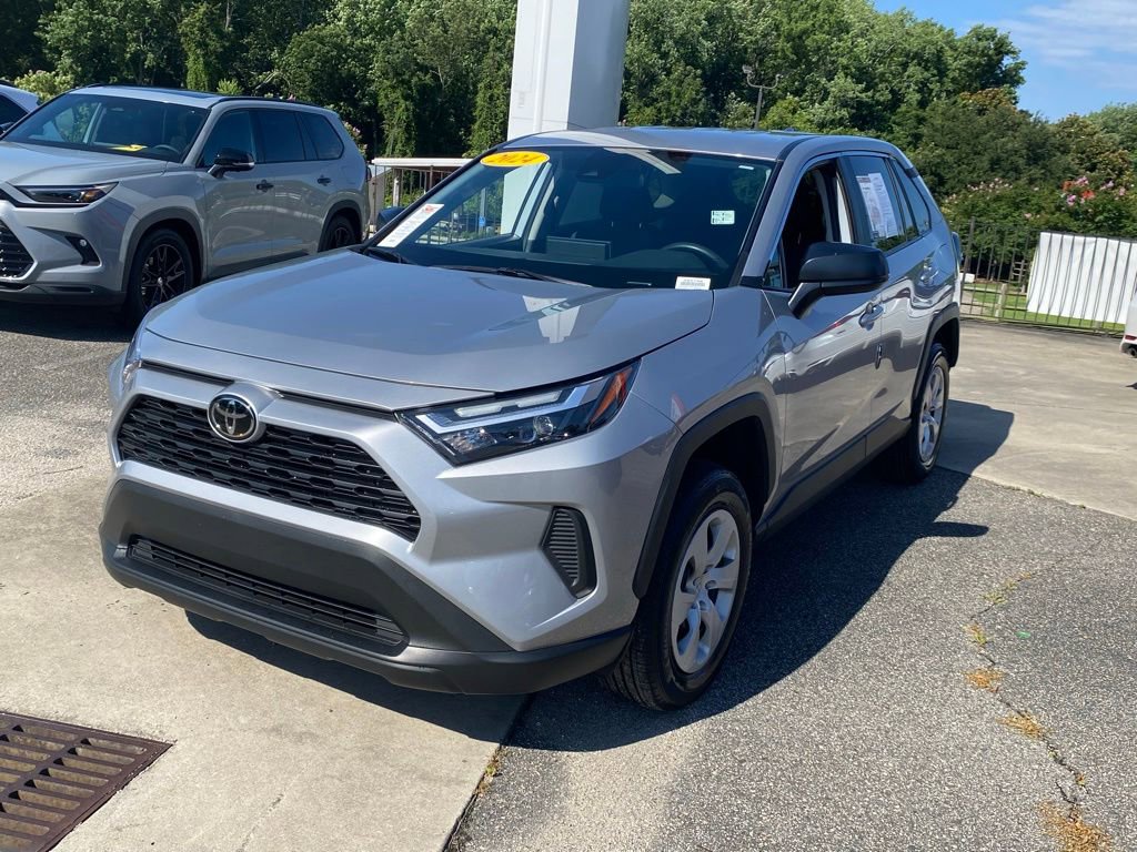 Used 2024 Toyota RAV4 LE FWD video 2