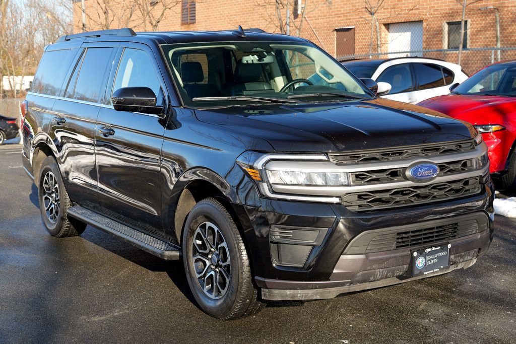 Used 2024 Ford Expedition XLT image 9