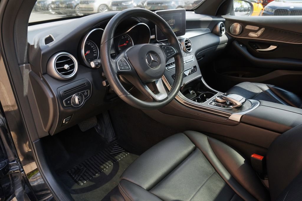 Used 2018 Mercedes-Benz GLC 300 4MATIC image 12