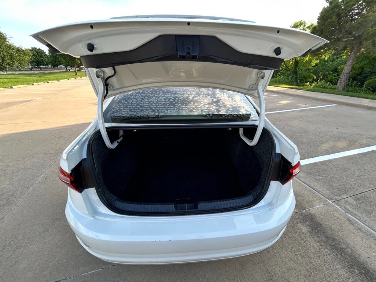 Used 2019 Volkswagen Jetta S image 10