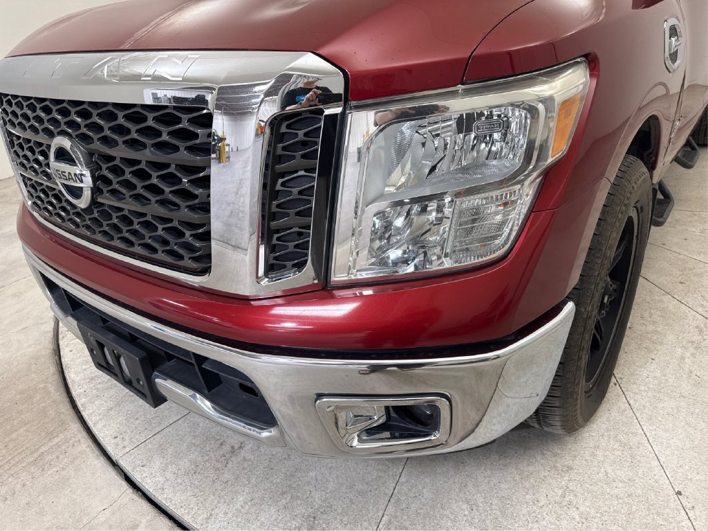 Used 2017 Nissan Titan SV RWD image 18
