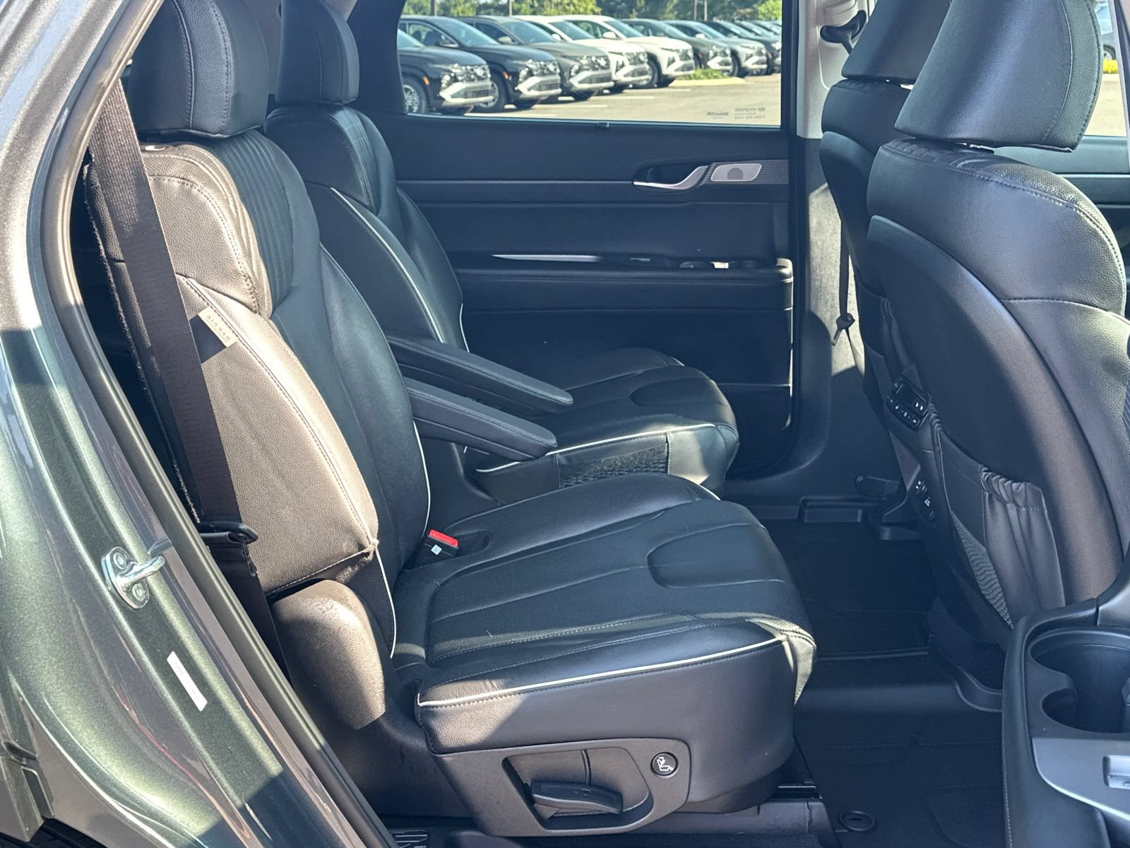 Certified 2025 Hyundai Palisade Limited FWD image 15