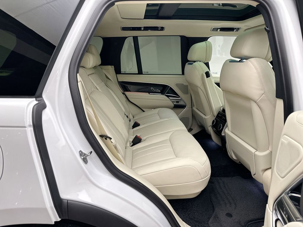 New 2026 Land Rover Range Rover SE image 19