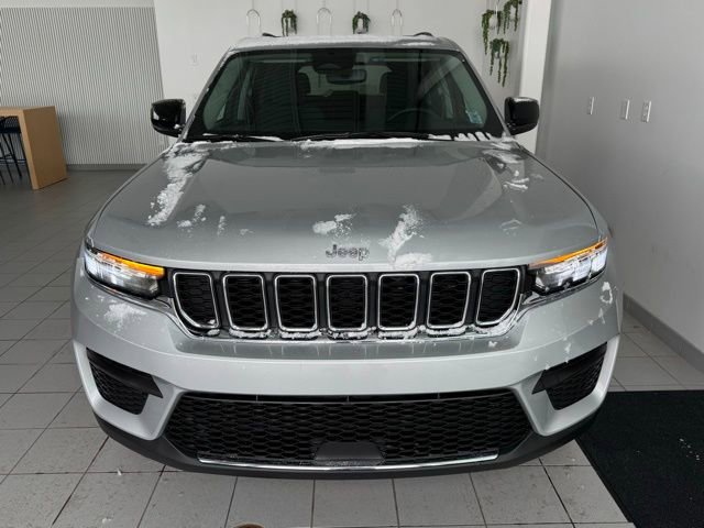 Used 2023 Jeep Grand Cherokee Laredo image 35
