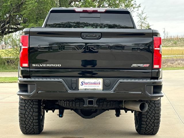 Used 2024 Chevrolet Silverado 2500 ZR2 w/ Technology Package AWD/4WD image 8