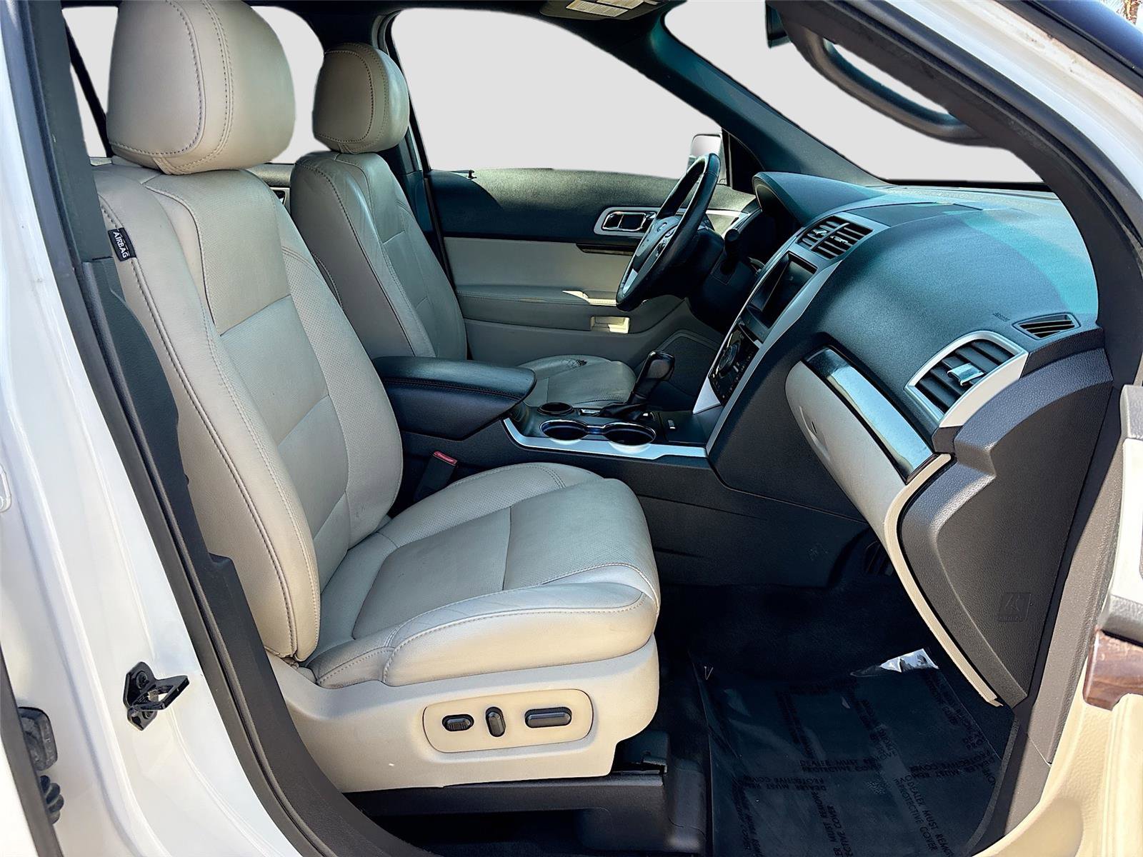 Used 2015 Ford Explorer Limited w/ Equipment Group 302A FWD image 29