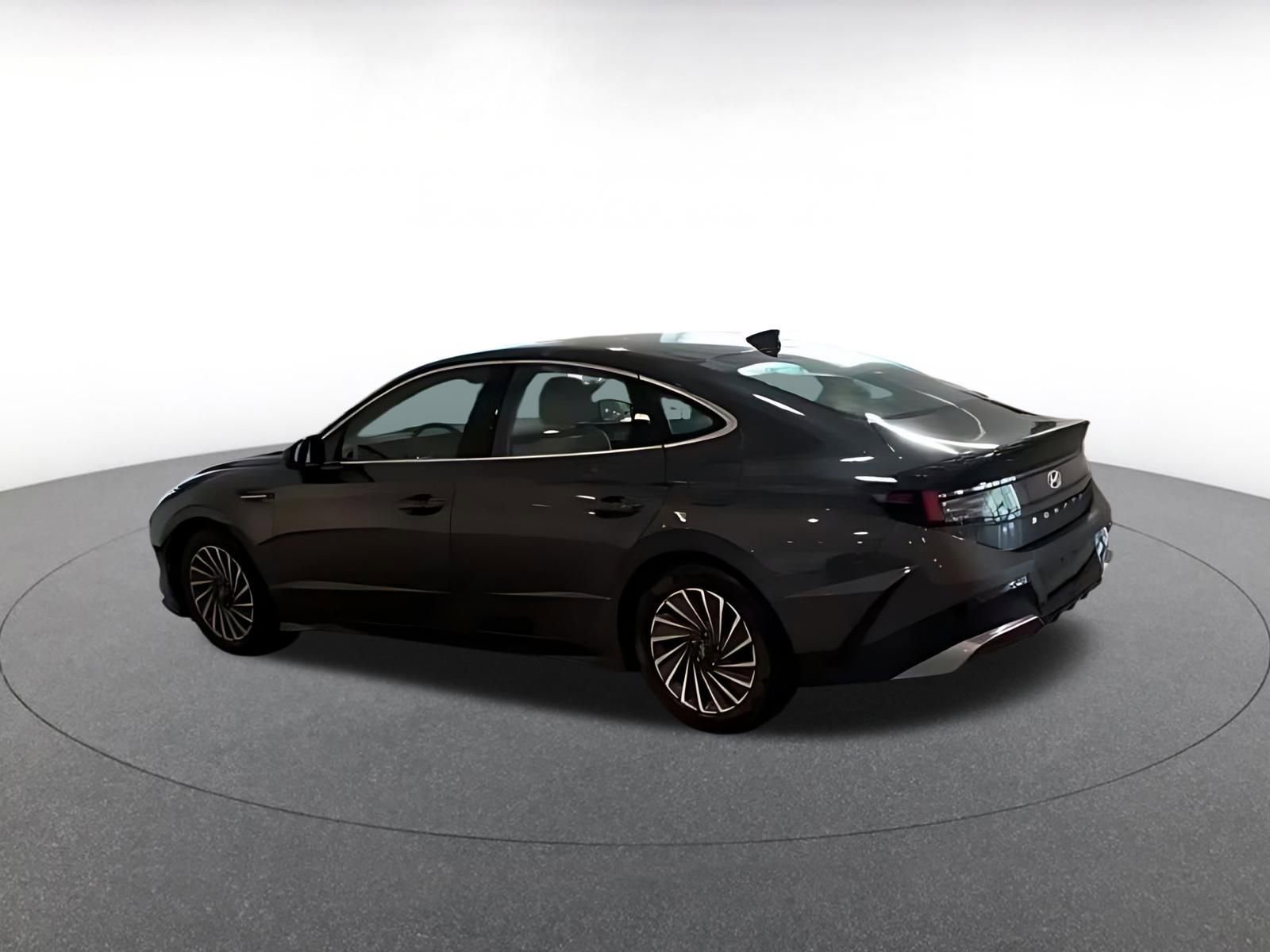 Used 2025 Hyundai Sonata SEL FWD image 15
