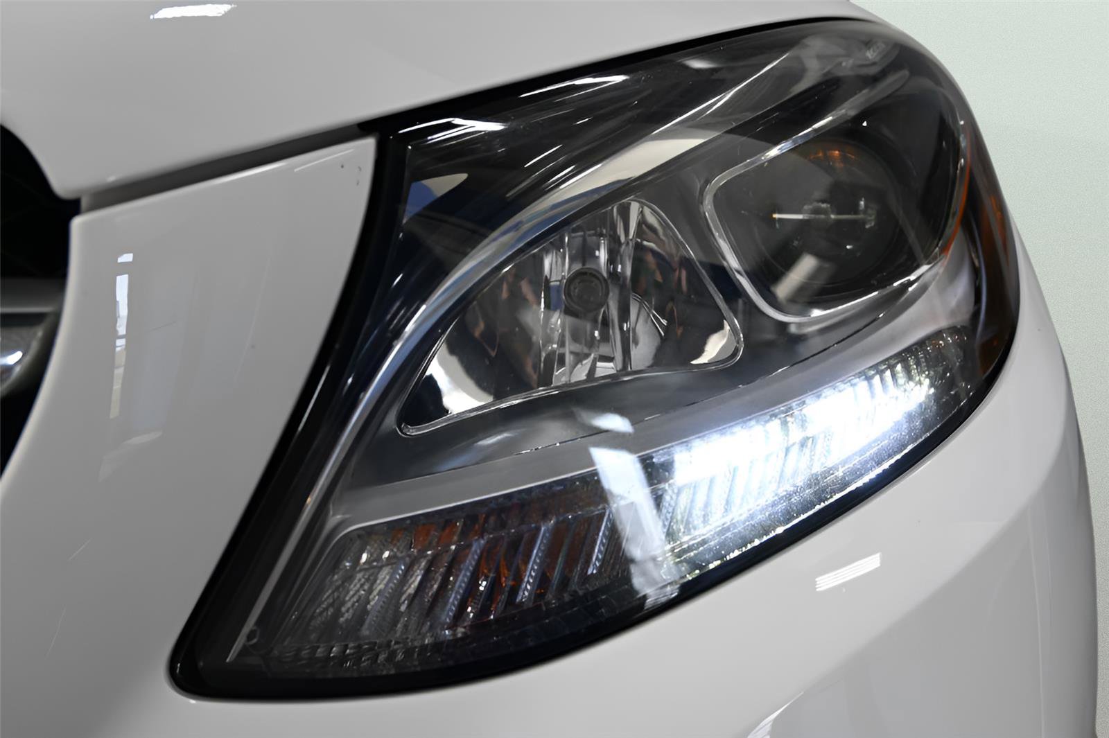 Used 2019 Mercedes-Benz GLE 400 4MATIC w/ Premium 1 Package image 35