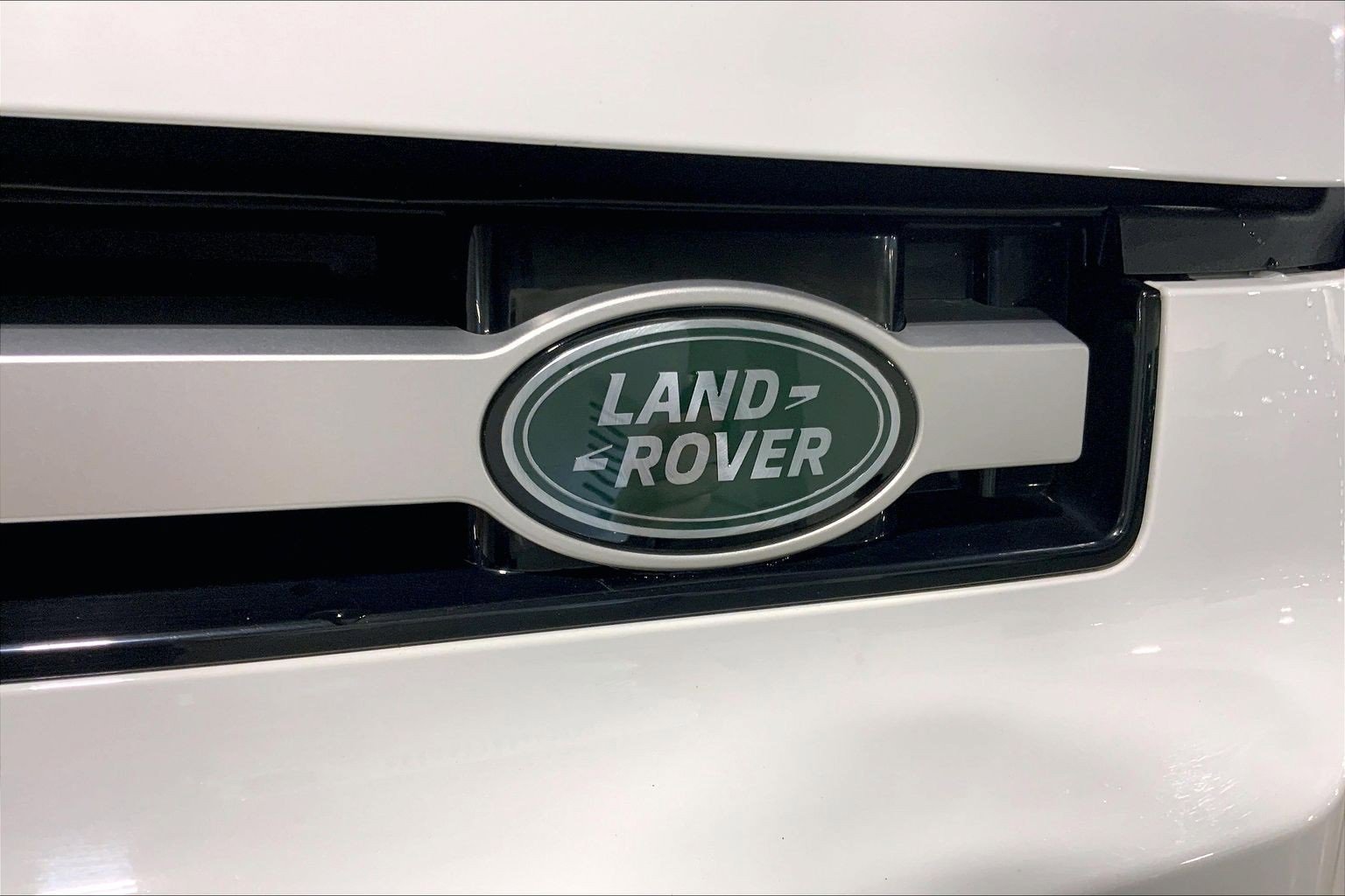 Used 2024 Land Rover Defender 110 S image 31