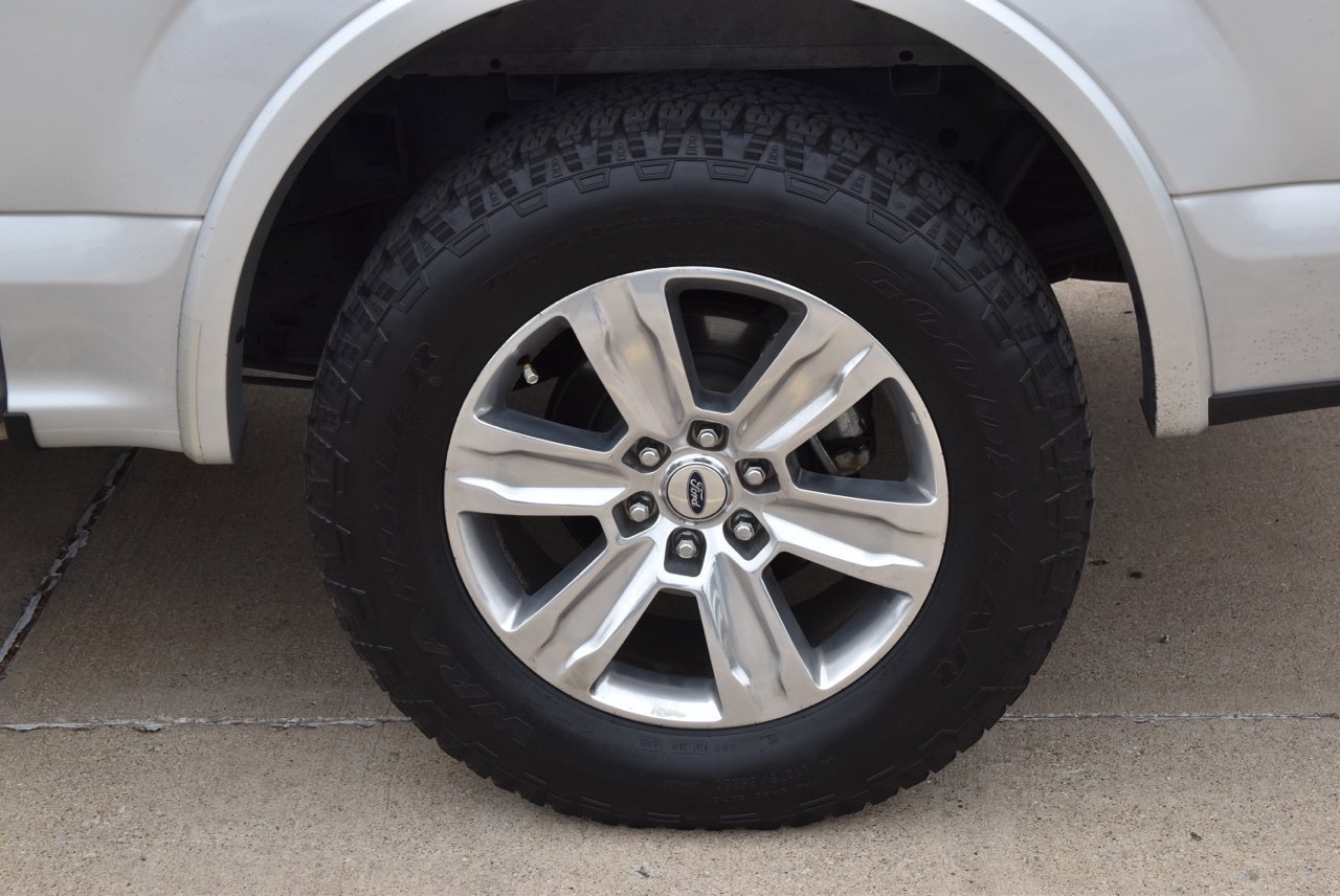 Used 2015 Ford F150 Platinum w/ Equipment Group 701A Luxury RWD image 10
