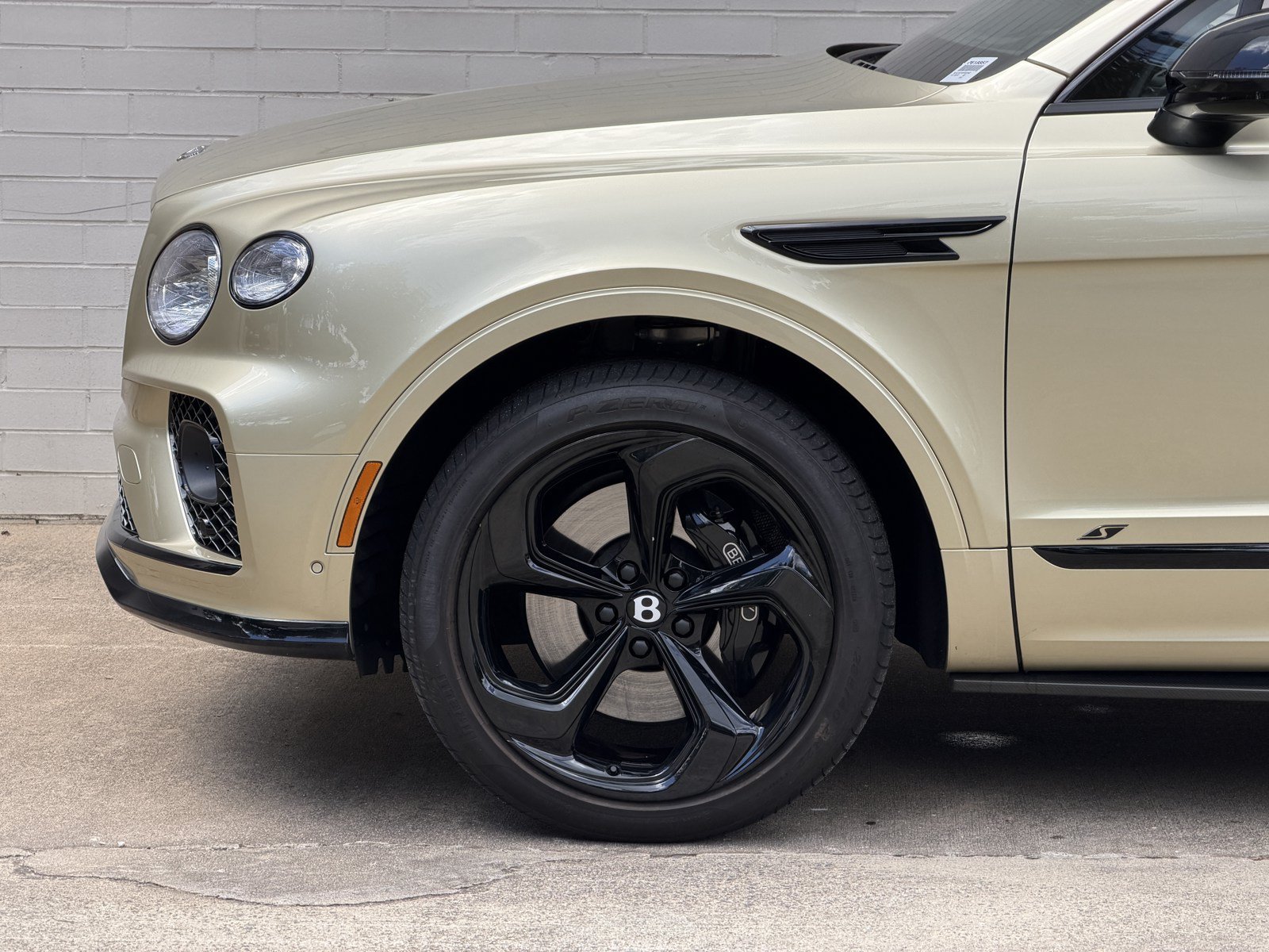 Certified 2023 Bentley Bentayga AWD/4WD image 14