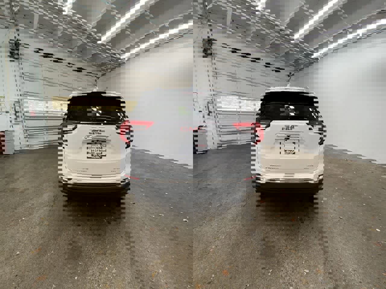 Used 2023 GMC Terrain SLT image 5