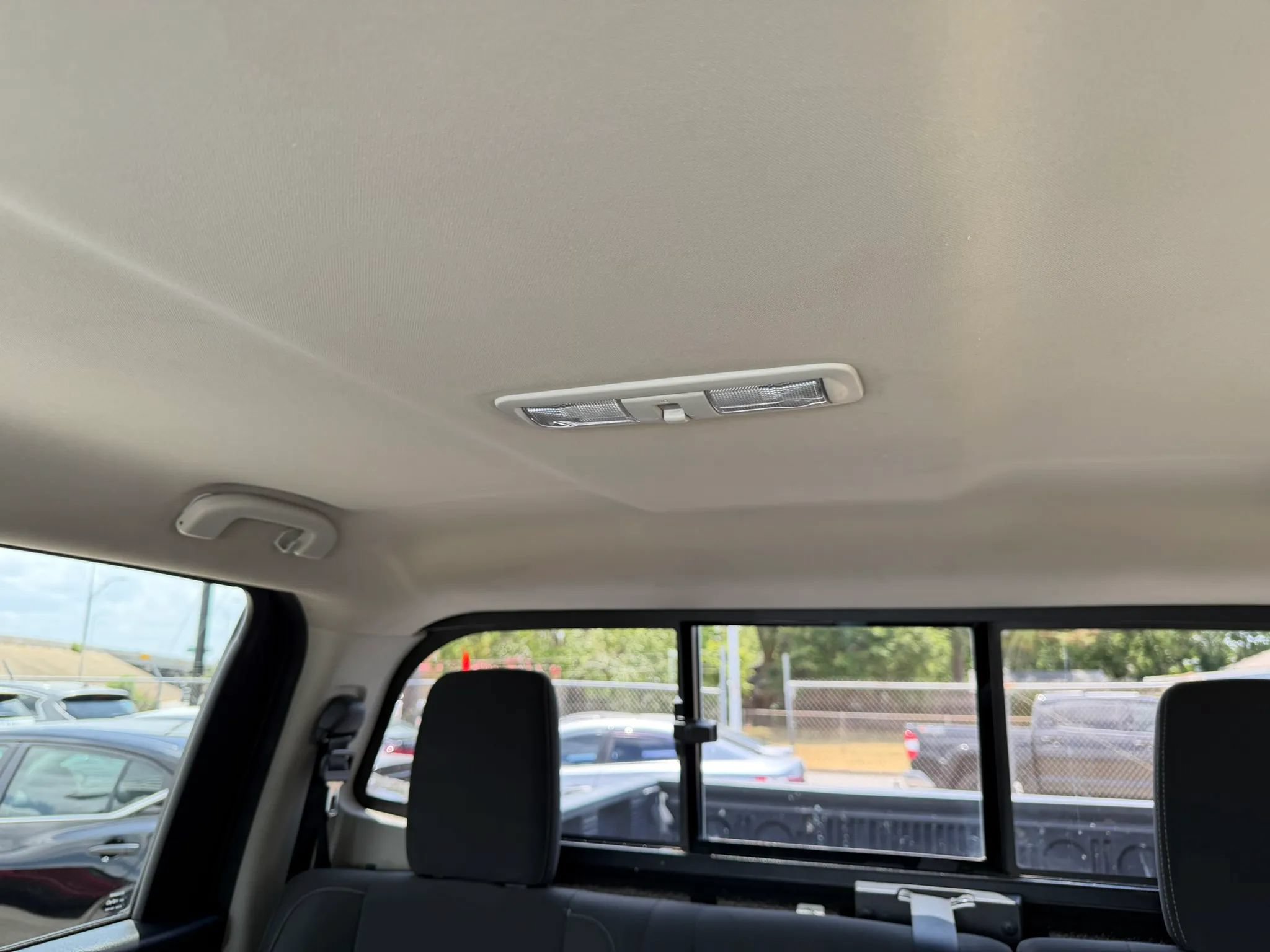 Used 2017 Nissan Titan SV RWD image 15