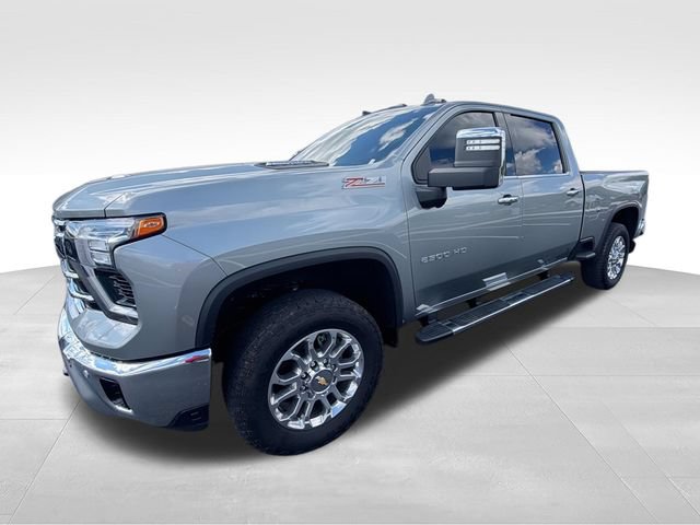 Used 2025 Chevrolet Silverado 2500 LTZ w/ LTZ Plus Package AWD/4WD video 4