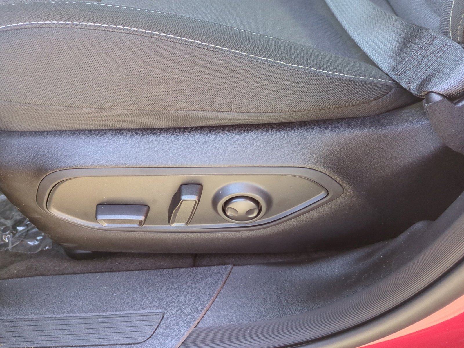 New 2026 Jeep Cherokee Laredo image 14