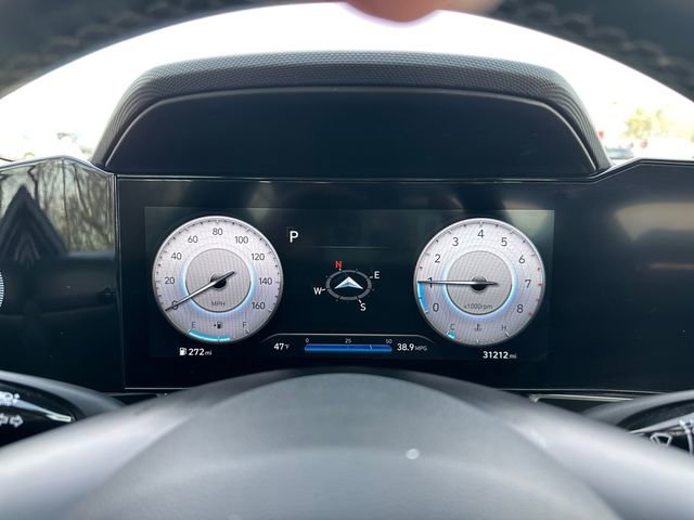 Used 2022 Hyundai Elantra Limited image 26