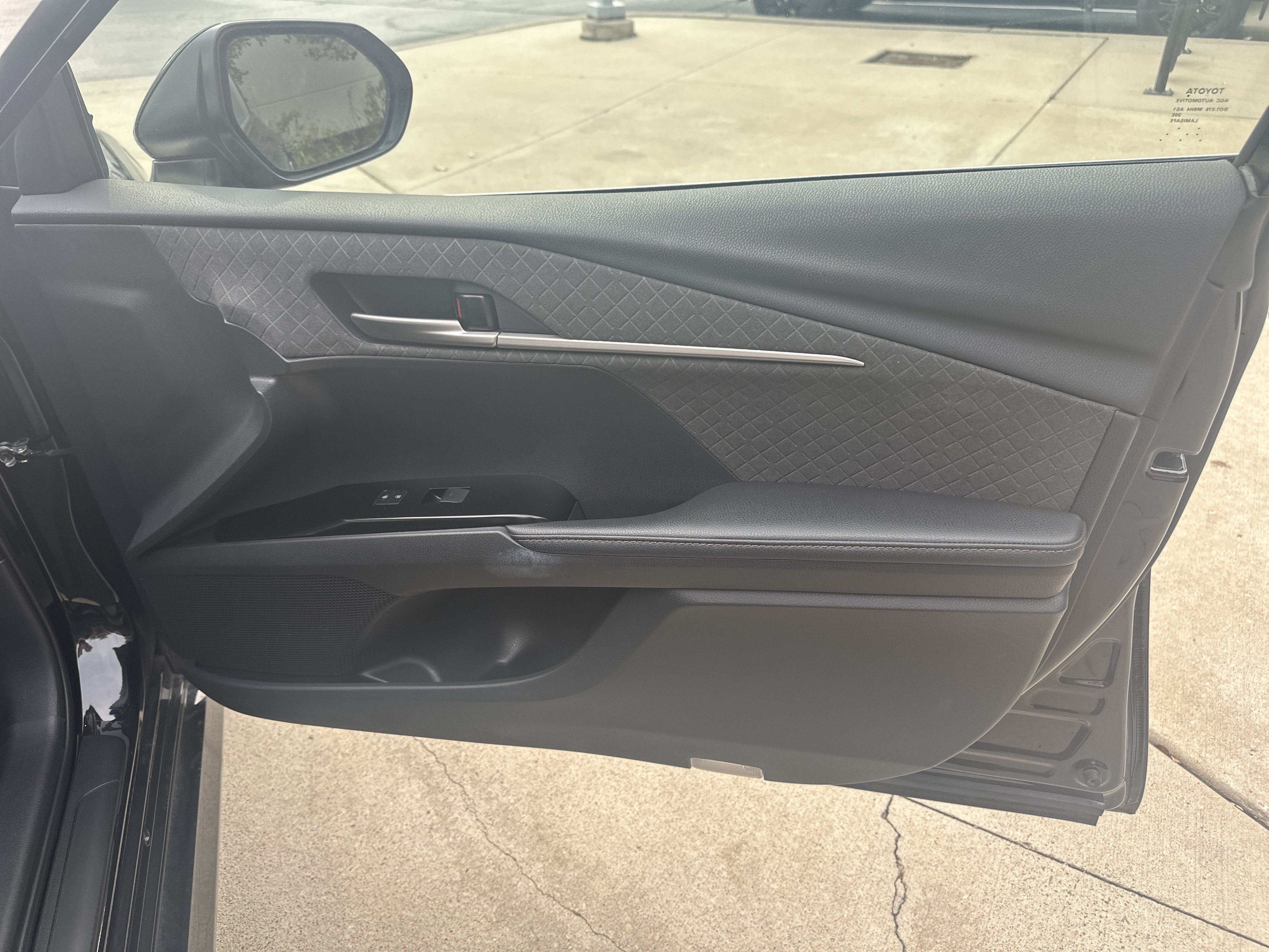 Used 2026 Toyota Camry XLE FWD image 29