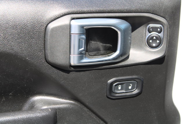 Used 2023 Jeep Wrangler Unlimited AWD/4WD image 15