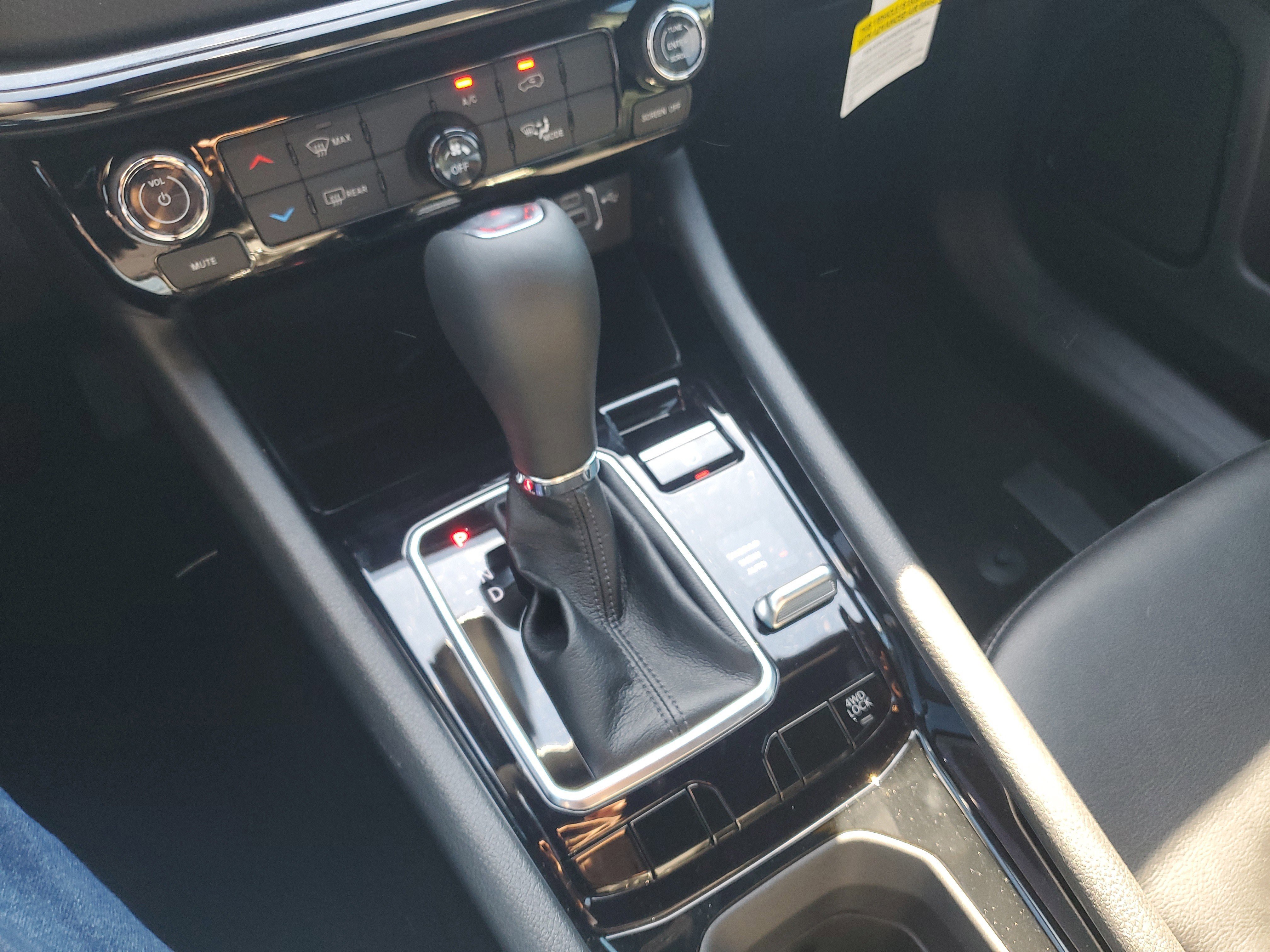 New 2026 Jeep Compass Latitude image 18