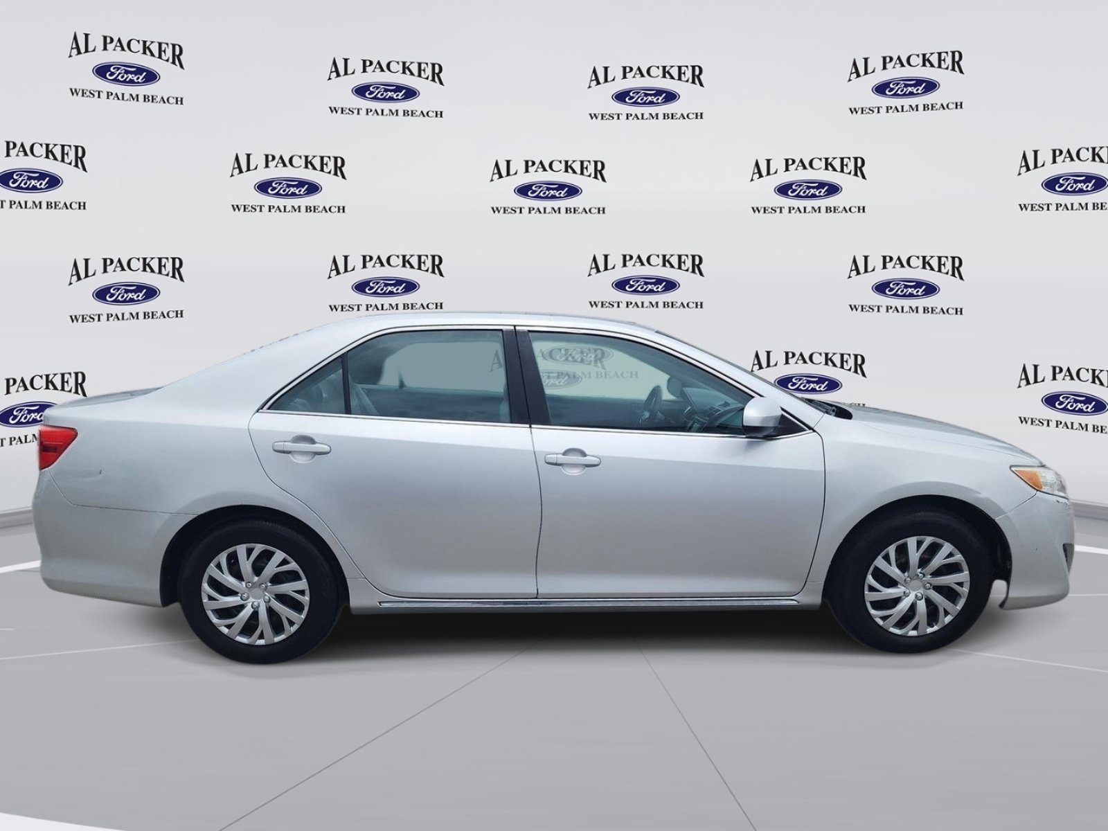 Used 2012 Toyota Camry LE FWD image 6