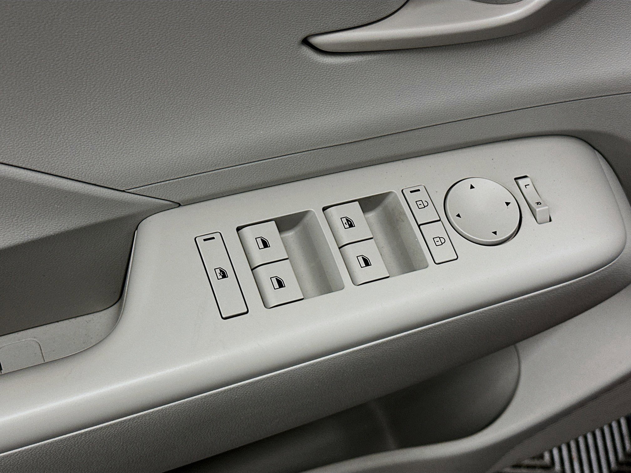 Used 2025 Hyundai Kona SEL image 15