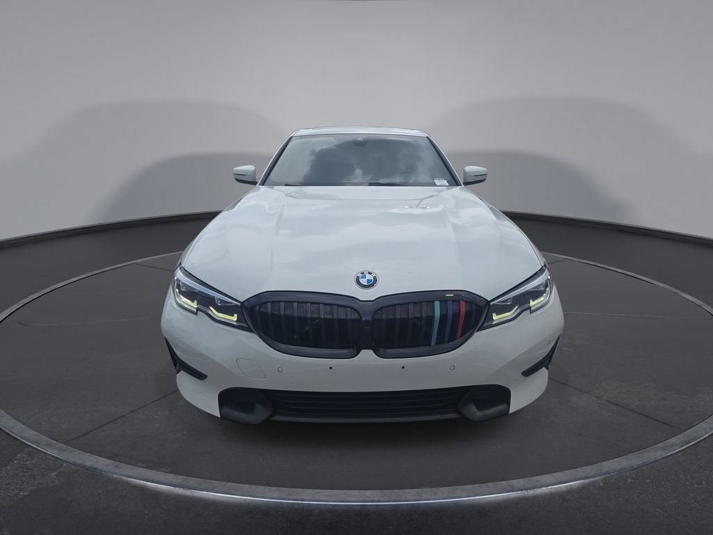 Used 2020 BMW 330i xDrive Sedan w/ Convenience Package AWD/4WD image 3