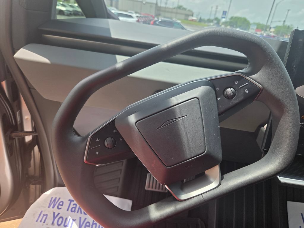 Used 2024 Tesla Cybertruck AWD Crew Cab image 37