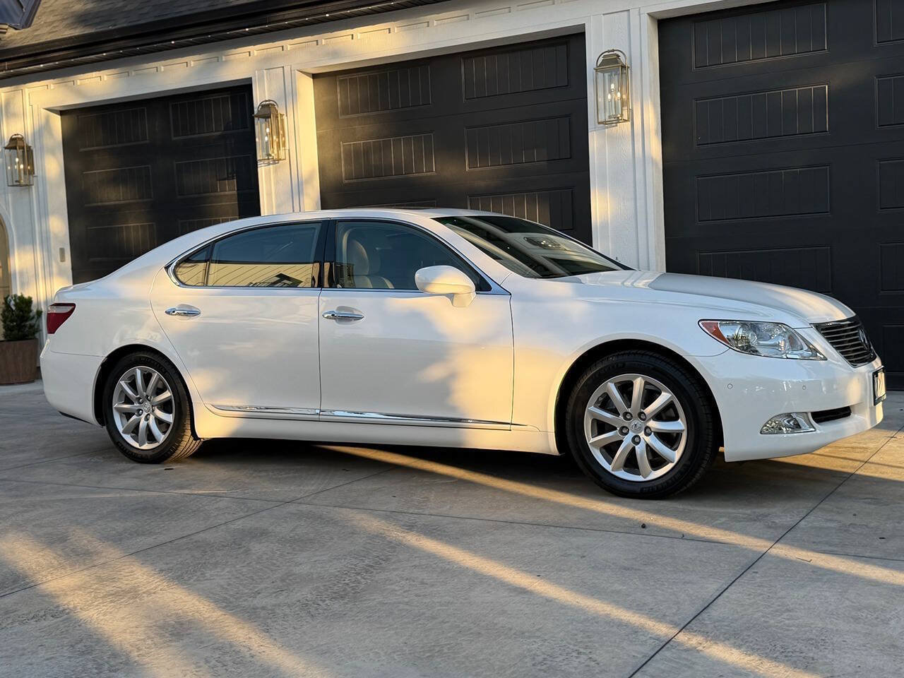 Used 2007 Lexus LS 460 L RWD image 17