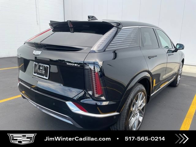Certified 2025 Cadillac Optiq Luxury 2 w/ LPO, Floor Liner Package AWD/4WD image 8
