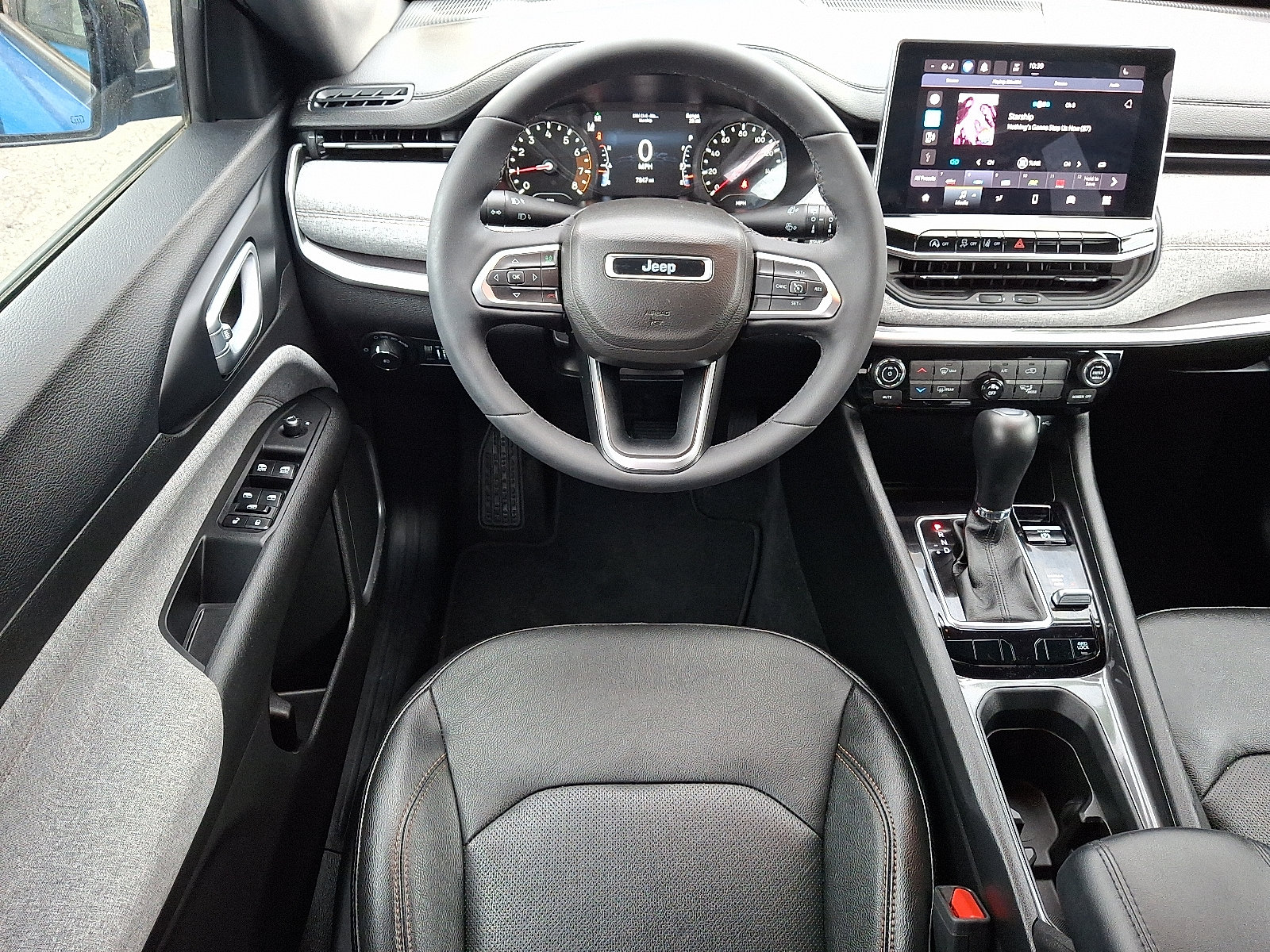 Used 2023 Jeep Compass Latitude AWD/4WD image 12