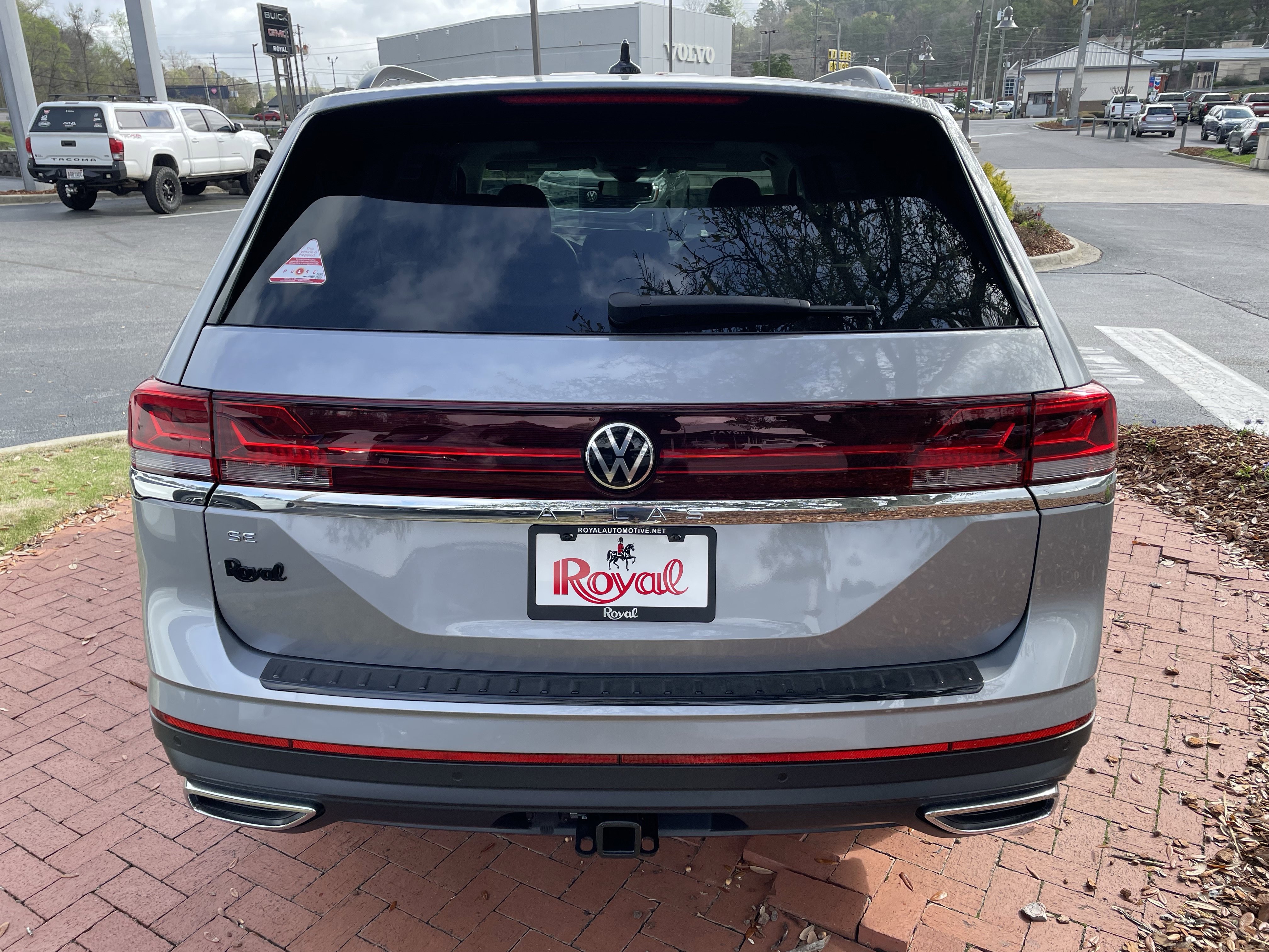 New 2026 Volkswagen Atlas SE image 5