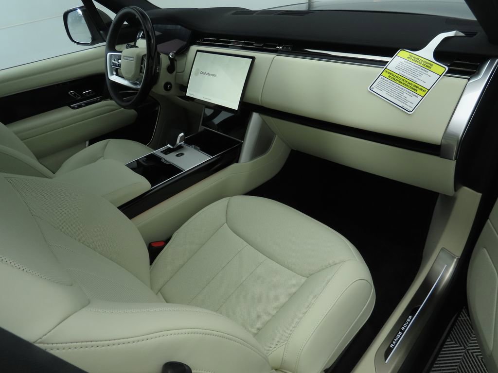 New 2025 Land Rover Range Rover SE image 18