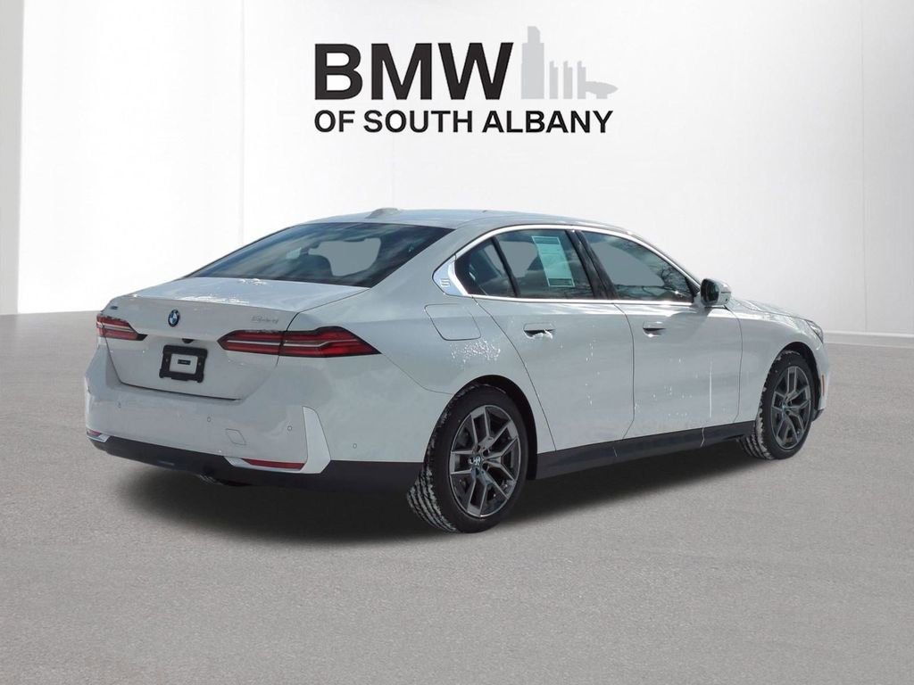 New 2026 BMW 550e xDrive w/ Executive Package image 6