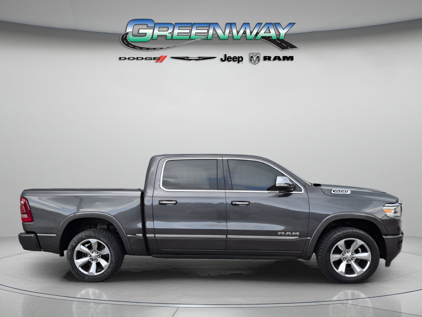 Used 2022 RAM 1500 Limited w/ Body Color Bumper Group AWD/4WD image 4