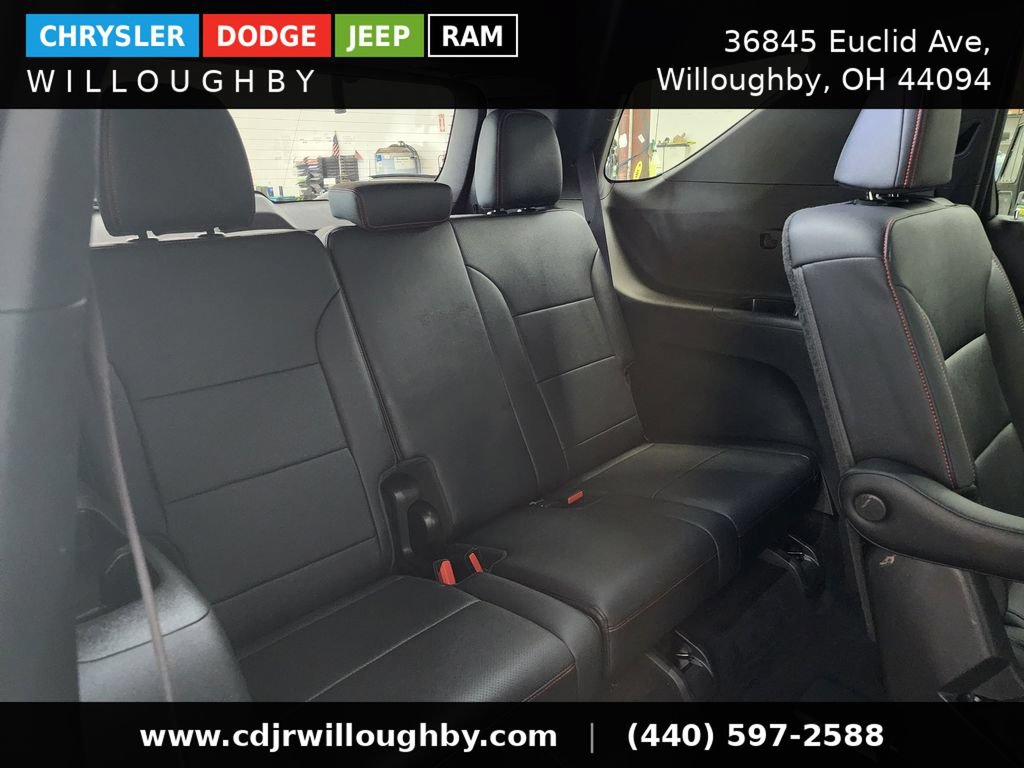 Used 2025 Chevrolet Traverse Z71 AWD/4WD image 34
