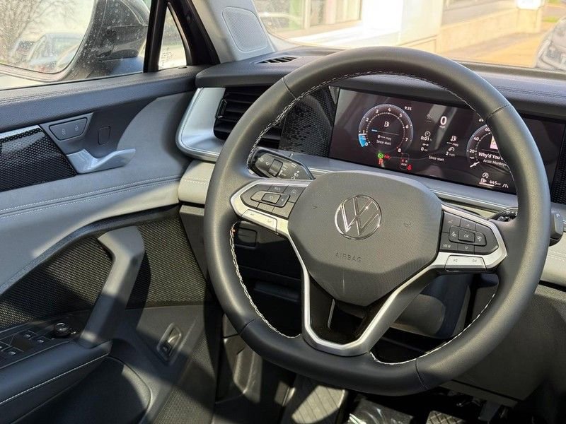 New 2026 Volkswagen Tiguan SE AWD/4WD image 8