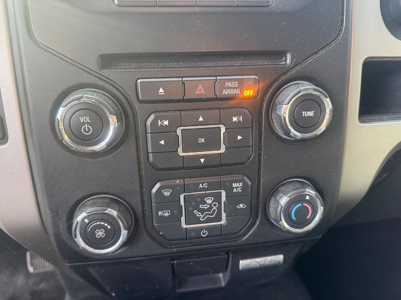 Used 2013 Ford F150 XLT w/ Luxury Equipment Group image 18