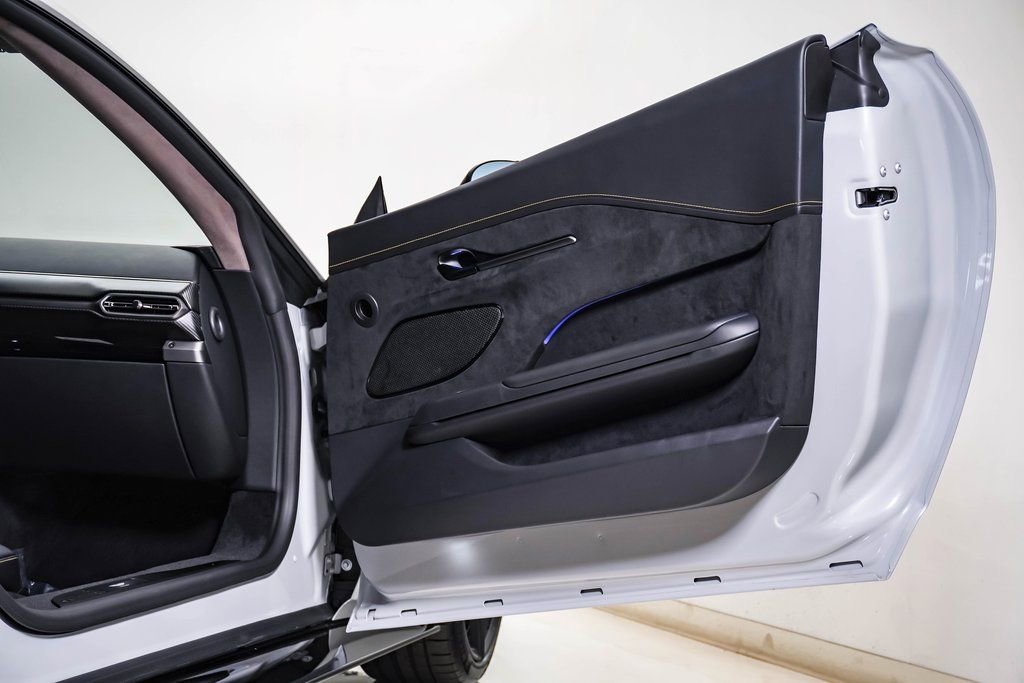 New 2026 Aston Martin V8 Vantage Coupe image 19