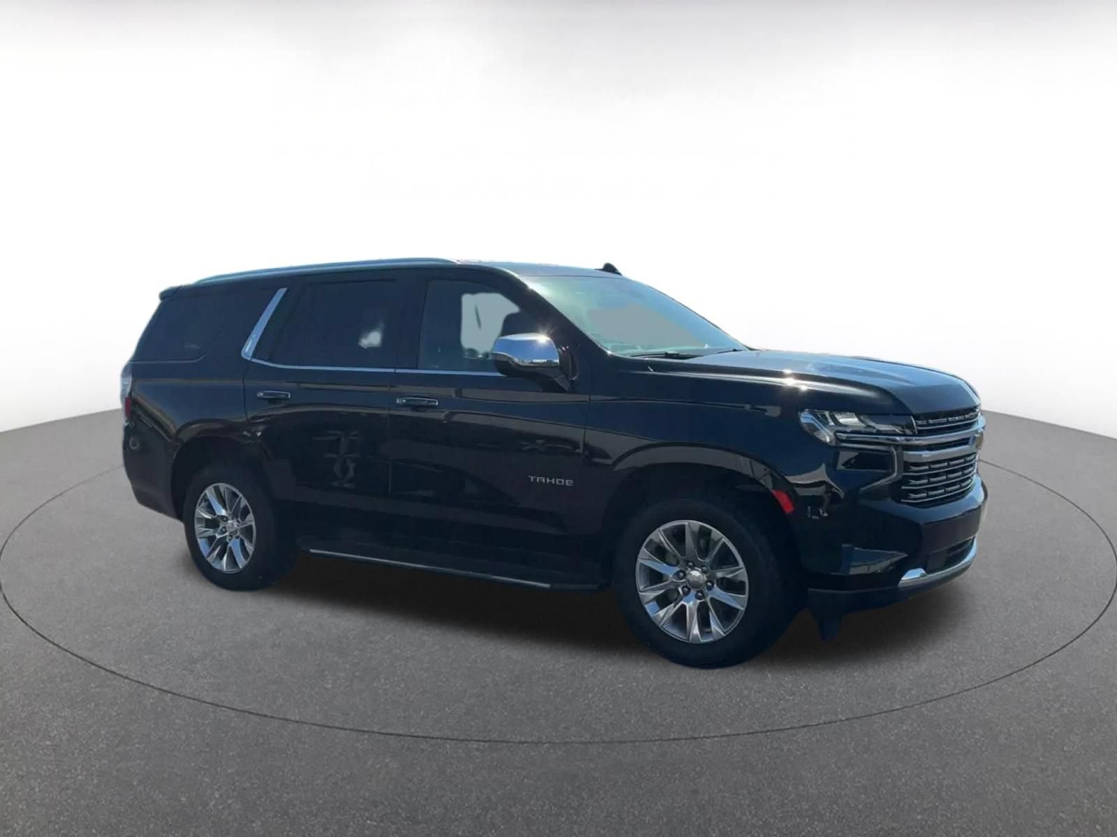 Used 2023 Chevrolet Tahoe Premier AWD/4WD image 2