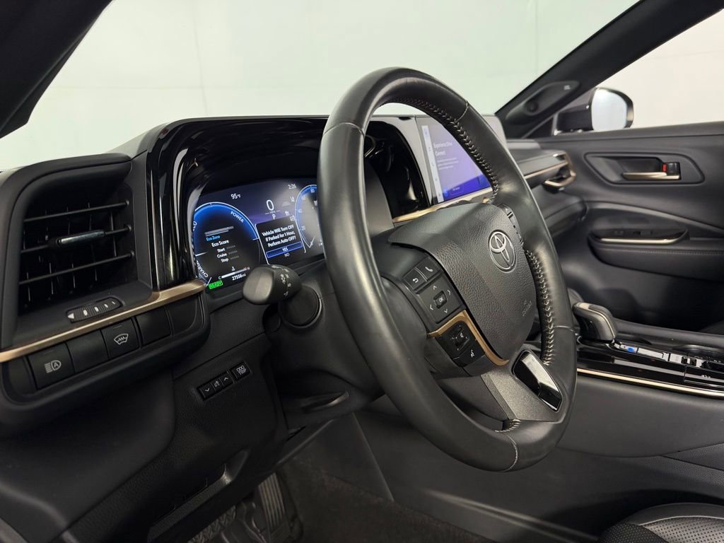 Used 2024 Toyota Crown Limited image 21