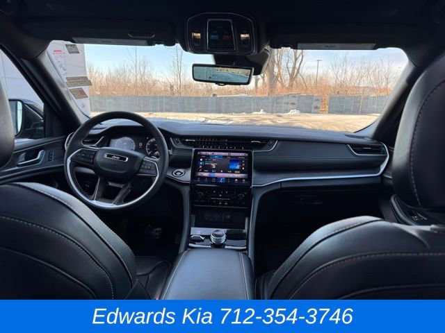 Used 2024 Jeep Grand Cherokee Limited w/ Luxury Tech Group II image 20