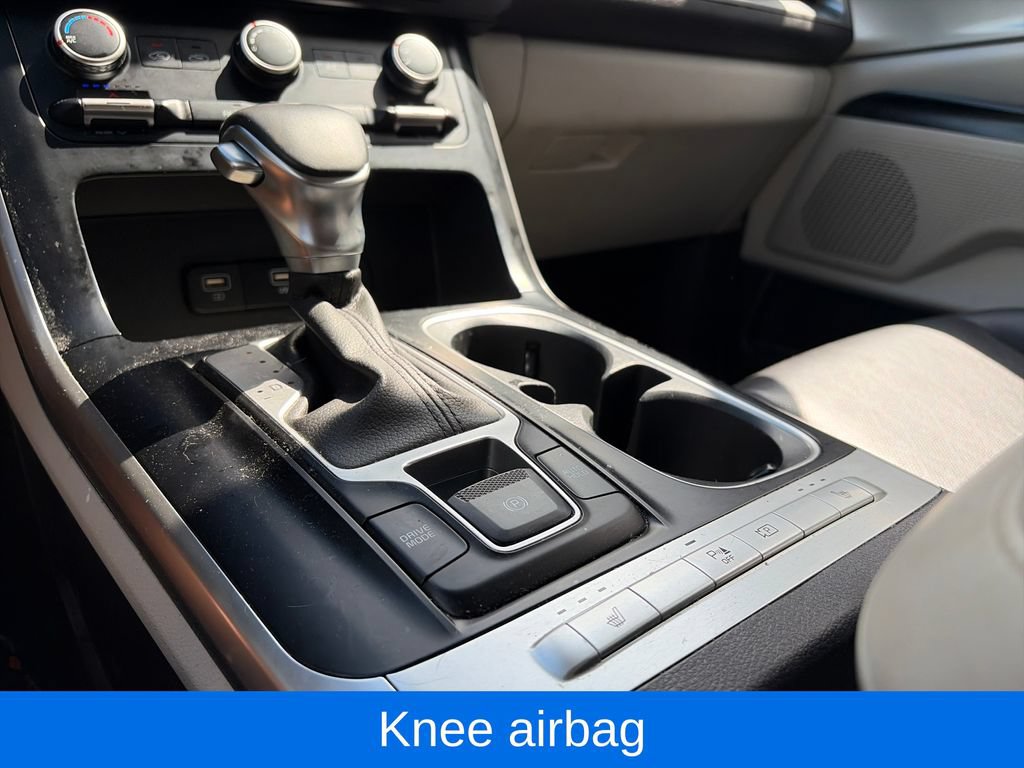 Used 2024 Kia Carnival LX FWD image 24