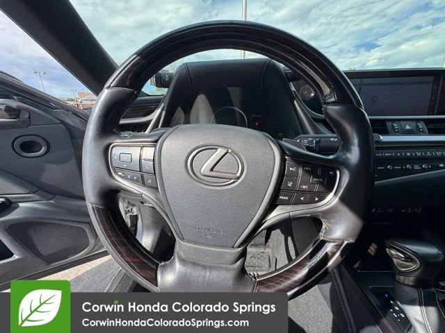 Used 2019 Lexus ES 300h w/ Accessory Package FWD image 15